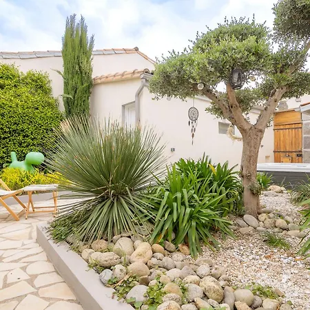 Holiday home La Maison Capucine *
